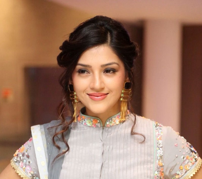 #Actress #MehreenPirzada Photos BioGraphy Height FullMovies TVShows Interviews