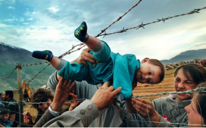 Pengungsi Kosovo (Karya Carol Guzy)