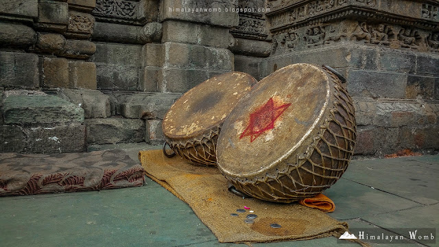 Baijnath Temple of Himachal Pradesh with the view of Dhauladhar Range. Rohit kalayana www.himalayanwomb.blogspot.com