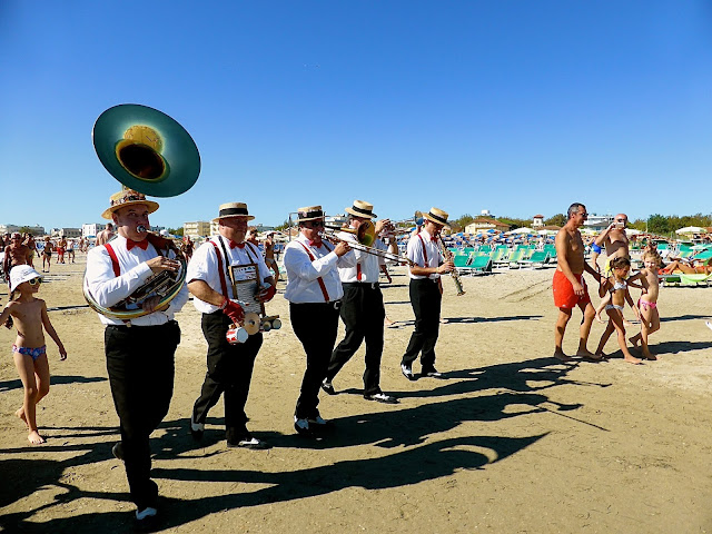 cervia-la-spiaggia-ama-il-libro