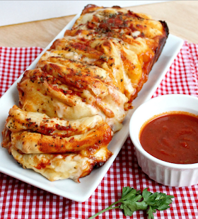 #Recipe : Pizza Pull-Apart Bread