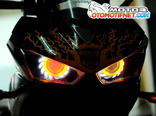 Modifikasi Yamaha YZF-R25 Robot Bumblebee