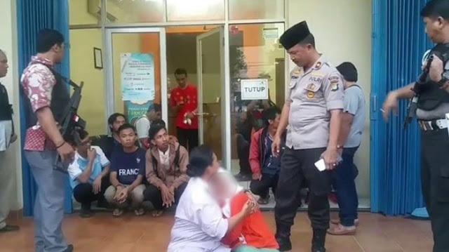 Nunggak Cicilan Sepeda Motor Selama 3 Bulan, Anak Di Sekap Dan Di Lecehkan Debt Collector