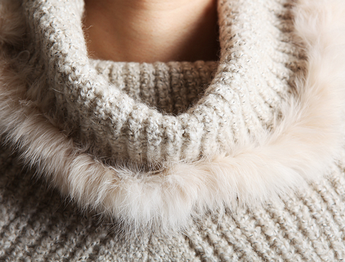 Polo Neck V-Outting Knitwear