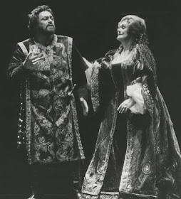 LA STUPENDA, PER SEMPRE: Australian soprano DAME JOAN SUTHERLAND (1926 - 2010) as Leonora (right) and tenor LUCIANO PAVAROTTI (1935 - 2007) as Manrico (left) in Giuseppe Verdi's IL TROVATORE at The Metropolitan Opera, 1987 [Photograph by Winnie Klotz, © by The Metropolitan Opera]