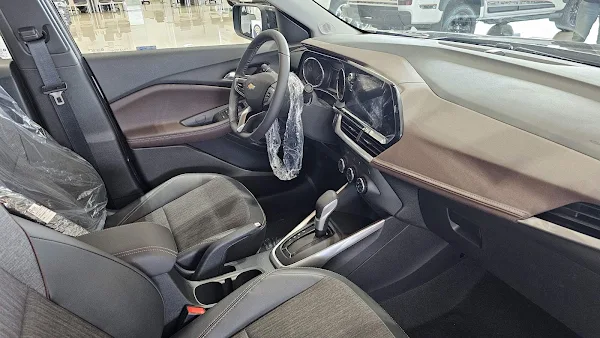 Chevrolet Montana LTZ 2023 - Prata - Interior