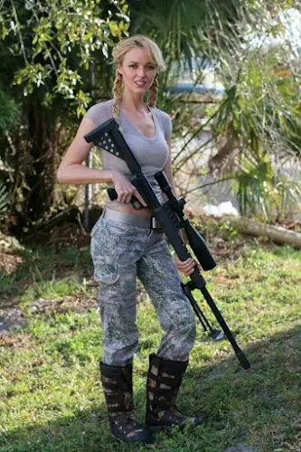 Sexy military girl • Women in the military • Army girl • Women with guns •  Hot armed girls • Tactical Babes 