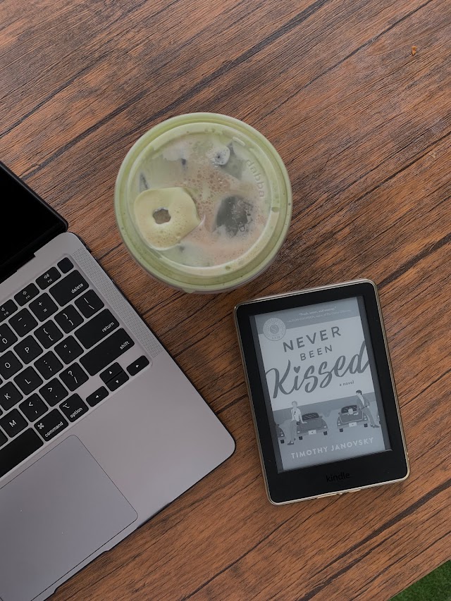 Book Review: Never Been Kissed by Timothy Janovsky