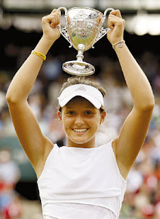 Lara Robson is 2008 Wimbledon Junior Girls Champion