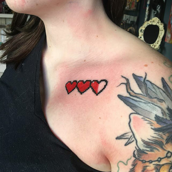 tatuagens femininas para a clavícula