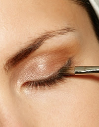 How to Apply Pencil Eyeliner
