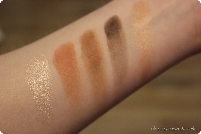 MAC Ellie Goulding Limited Edition LE Cosmetics Face Palette Full Face Kit Halcyon Days Halcyon Nights Cream Colour Base Blot Powder Medium Dark Eyeshadow Lidschatten Einkauf Swatch Review Haul Shopping 6 MAC Ellie Goulding Limited Edition LE Cosmetics Face Palette Full Face Kit Halcyon Days Halcyon Nights Cream Colour Base Blot Powder Medium Dark Eyeshadow Lidschatten Einkauf Swatch Review Haul Shopping 6