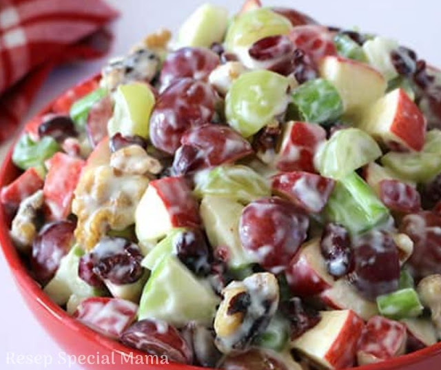 DELICIOUS WALDORF SALAD