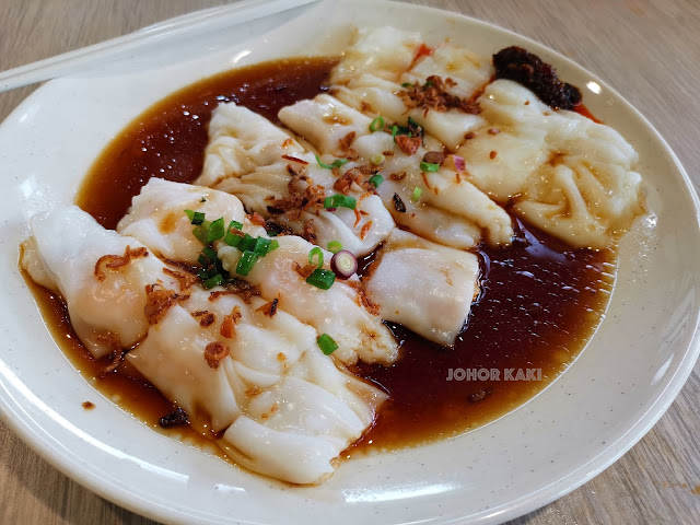 Freshly Made Hong Kong Chee Cheong Fun (Rice Rolls). Marsiling Mall Hawker Centre Singapore 港式猪肠粉现做现卖