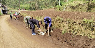 Satgas Citarum Sektor 1 Bersihkan Sisa Lumpur di Kp.Dang Dang dan Citawa