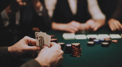 Keuntungan yang anda dapatkan saat bermain poker online