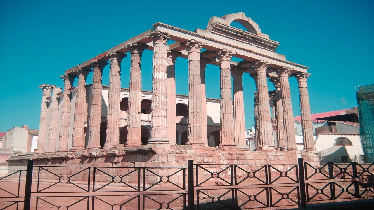 dentre os varios aspectos da arquitetura romana destaca-se a monumentalidade