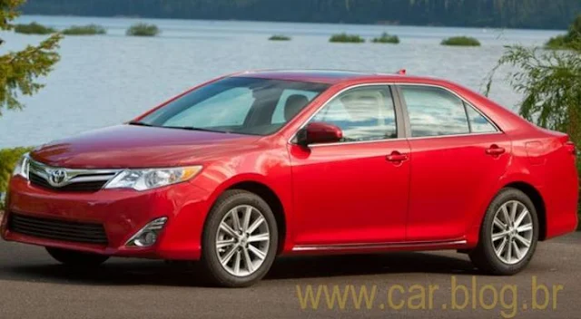 Novo Toyota Camry 2012  - frente