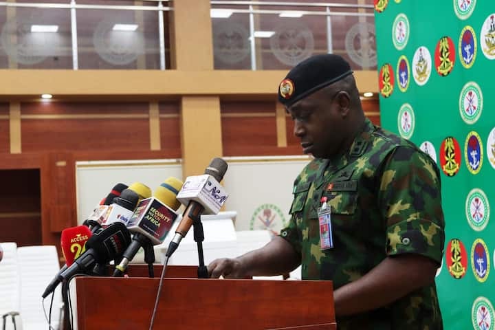 luchiinter blog: DSS Arrests 2 Suspected Terrorists in Abuja Estate after US Warned of Terror Attack in Nigeria's Cap...