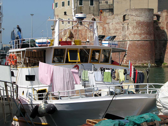 Fisherman's chores, Pamiglione, Old Harbor, Livorno