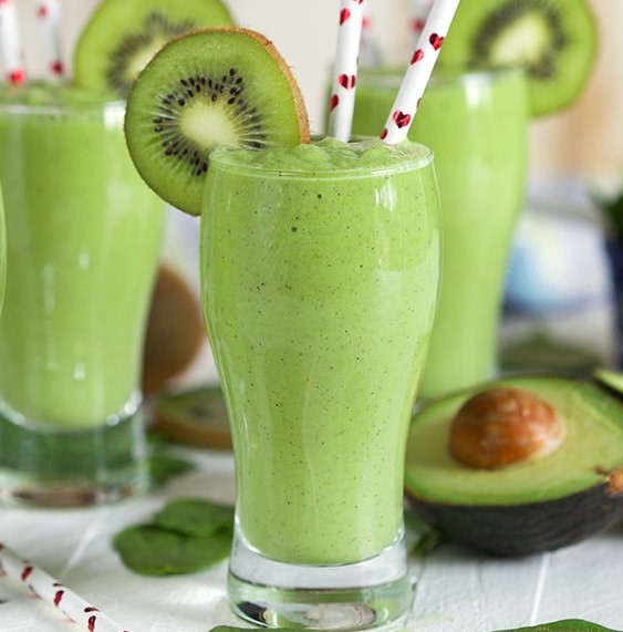 KIWI PINEAPPLE SPINACH SMOOTHIE RECIPE