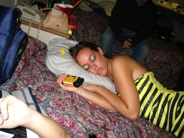 Passed Out Drunk Girls Pictures18