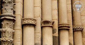 TIL-CHATEL (21) - Eglise romane Saint-Florent (Extérieur) : le portail de la façade