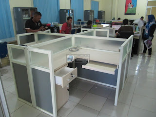 Cubicle Workstation Table