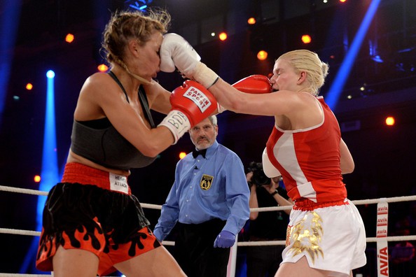 jordan-carver-vs-melanie-muller-boxing-fight-2