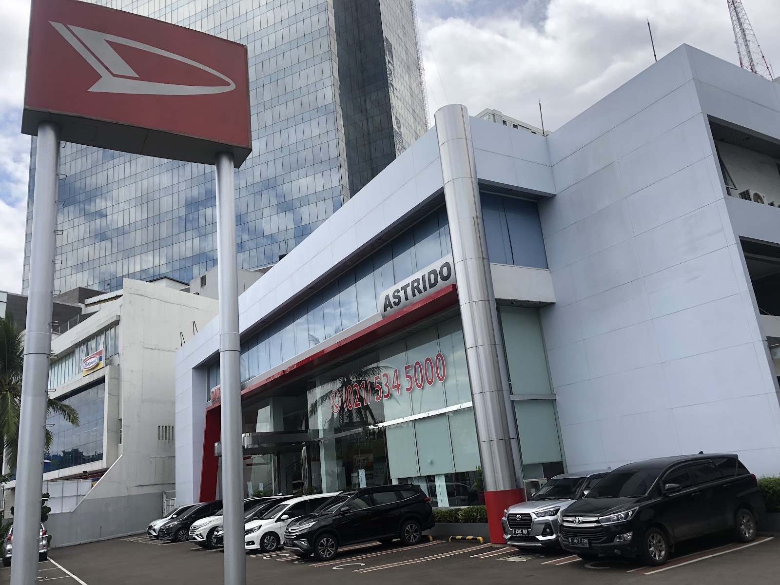 Promo Sales Daihatsu Showroom