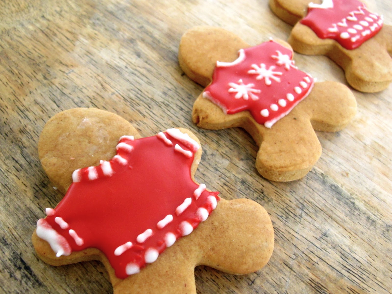 Jenny Steffens Hobick: Gingerbread Cookies | Christmas Cookies | Decorating Gingerbread Men