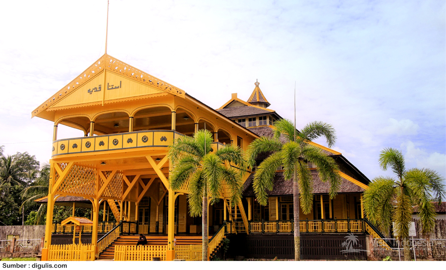 Istana Kesultanan Pontianak - Istana Badariyah - ALbantani