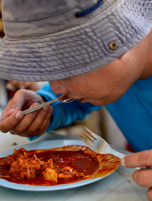 Sarapan pagi roti bakar telur separuh masak