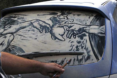 Lukisan Di Kaca Mobil Berdebu Yg Mengesankan [ www.BlogApaAja.com ]