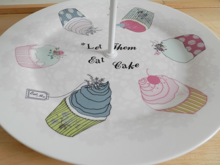 Cute cake stand 2