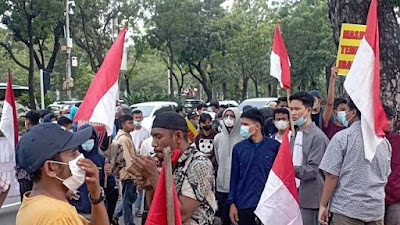 Gerakan Aktivis Mahasiswa Islam Indonesia Tolak Reuni 212, Heru Budi Senyum