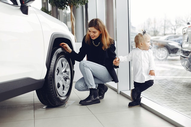 The Pros/Cons of Leasing vs. Buying a Car