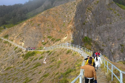 Tangga untuk menuju puncak