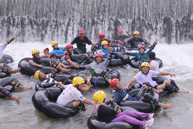 Wisata Alam River Tubing di Desa Wisata Limbasari Purbalingga