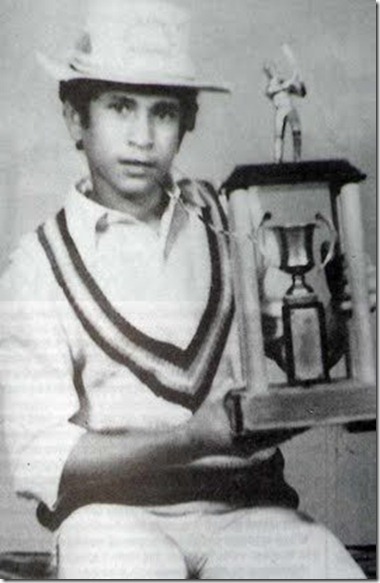 sachin holding palm beach cup