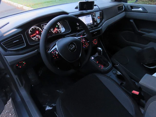 VW Polo 200 TSI Comfortline Automático - interior