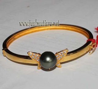 gelang emas mutiara hitam