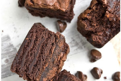 FUDGY BROWNIES WITH CRACKLY TOPS