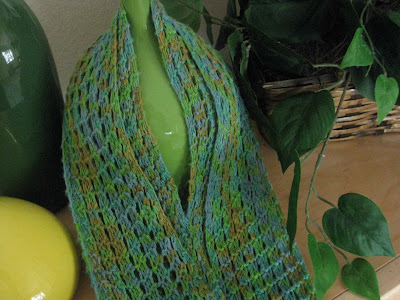 green bamboo scarf 1 Link Love: Free Scarf Knitting Patterns Part 2