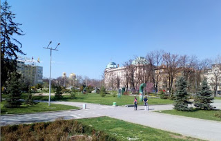 Parque del Monumento Soviético y Universidad al fondo.