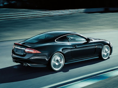 Jaguar XKR new live photos