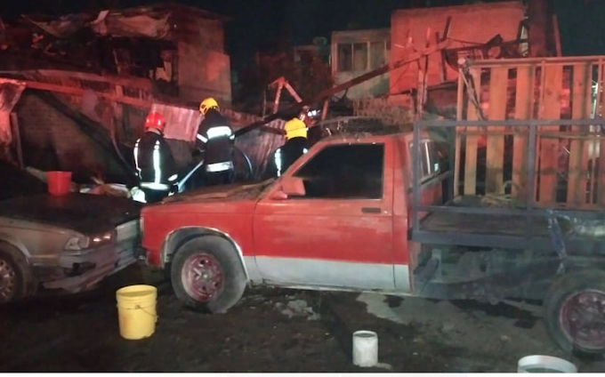  Fuerte incendio consume vivienda y fallecen cuatro personas en Chalco