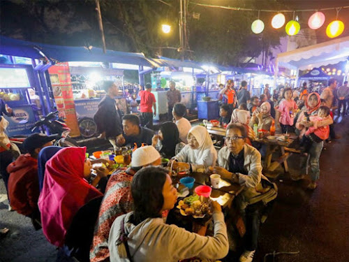 Pusat kuliner Cikapundung Bandung