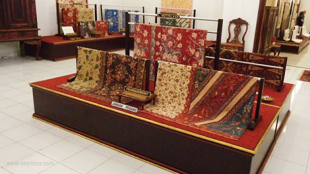 MUSEUM BATIK DANAR HADI SOLO