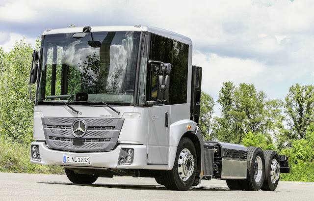 Mercedes-Benz Trucks: Tradition and Progress of Trust 